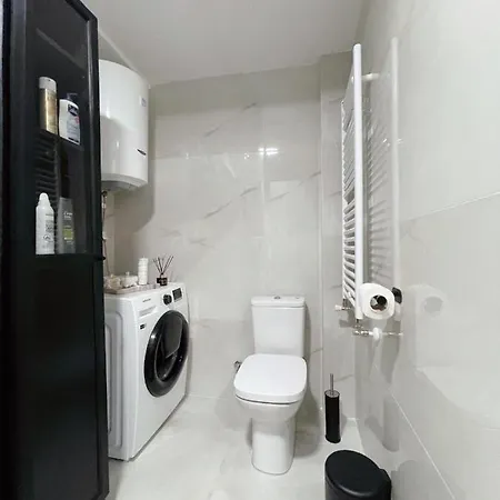 Sunlight Luxe Apartment *